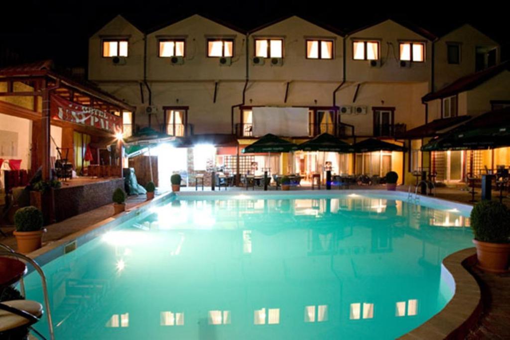 Hotel Uni Palas II Kavadarci Exterior photo